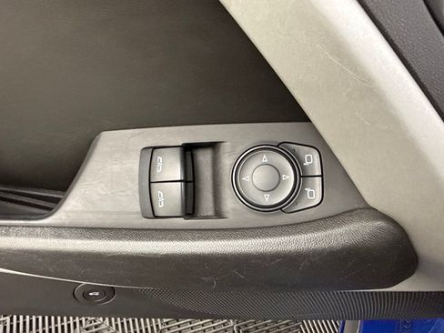 Used 2019 Chevrolet Camaro LT RWD image 12