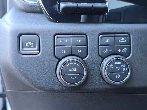 Used 2024 Chevrolet Silverado 2500 High Country w/ High Country Premium Package image 31