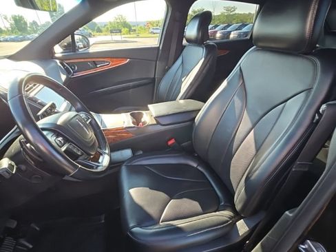 Used 2019 Lincoln Nautilus Reserve w/ Driver Assistance Package FWD image 8