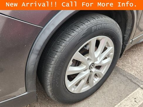 Used 2017 Nissan Rogue SV w/ SV Premium Package AWD/4WD image 7