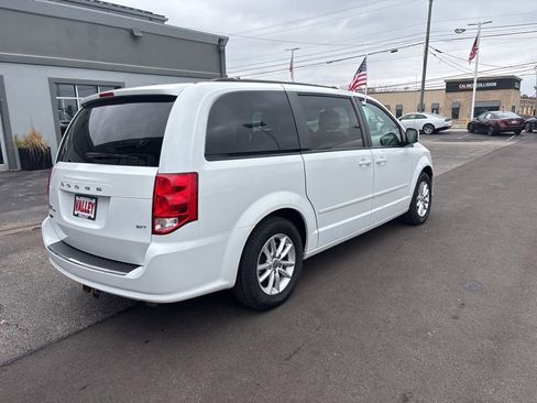 Used 2016 Dodge Grand Caravan SXT image 40