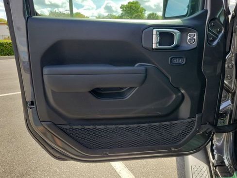 New 2026 Jeep Gladiator Sport image 14