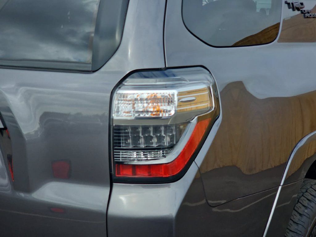 Used 2023 Toyota 4Runner TRD Off-Road Premium w/ Off Road Premium Plus Package AWD/4WD image 39
