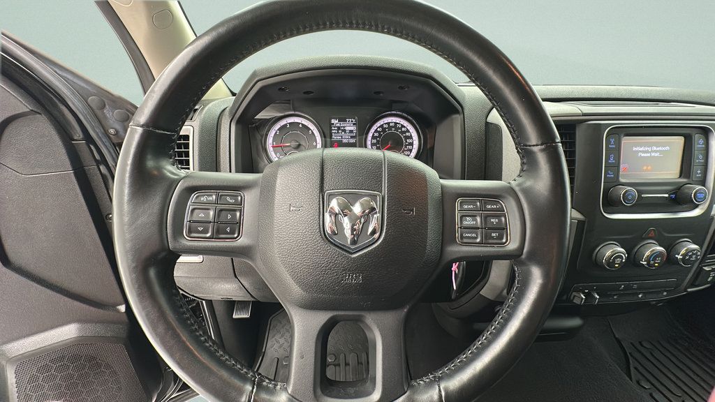 Used 2021 RAM 1500 Express AWD/4WD image 16
