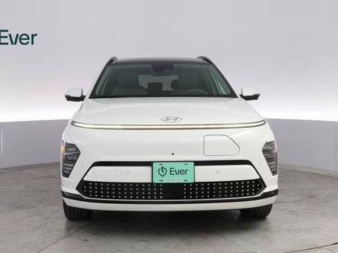 Used 2024 Hyundai Kona Limited image 3