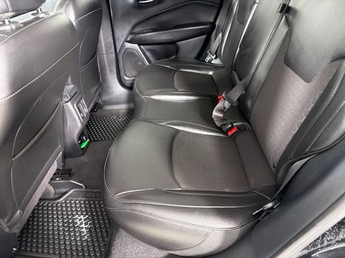 Used 2021 Jeep Compass Latitude AWD/4WD image 17