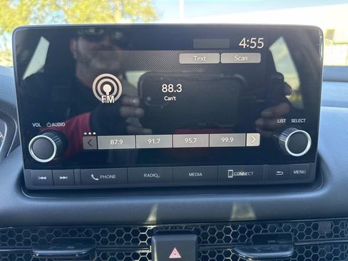 Used 2023 Honda HR-V LX image 25