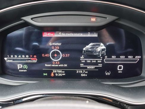 Used 2022 Audi RS Q8 AWD/4WD image 25