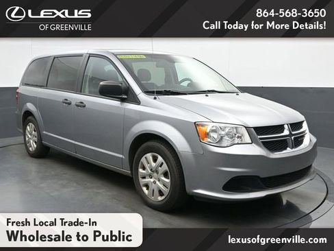 Used 2019 Dodge Grand Caravan SE FWD image 2