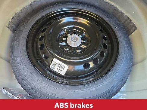 Used 2023 Toyota Camry SE image 16