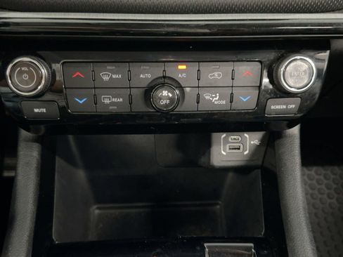 Used 2022 Jeep Compass Trailhawk w/ Trailhawk Elite Group image 18