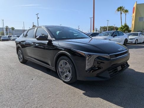 New 2026 Kia K4 FWD image 8