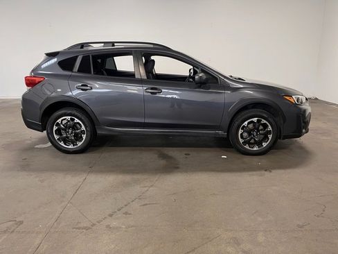 Used 2022 Subaru Crosstrek 2.0i Premium image 2