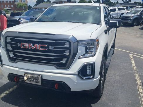 Used 2020 GMC Sierra 1500 AT4 w/ AT4 Premium Package AWD/4WD image 4