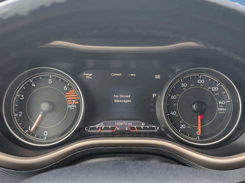 Used 2016 Jeep Cherokee Limited FWD image 16