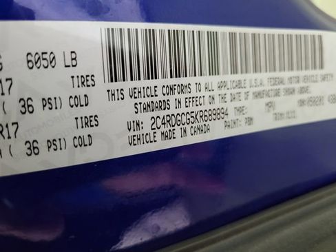 Used 2019 Dodge Grand Caravan SXT w/ Rear Park Assist Package image 37