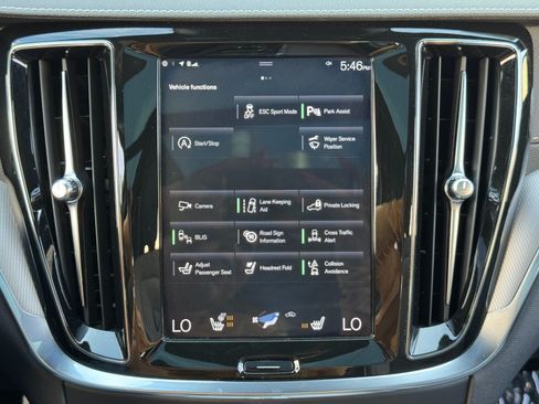 Used 2020 Volvo V60 T6 R-Design FWD image 28