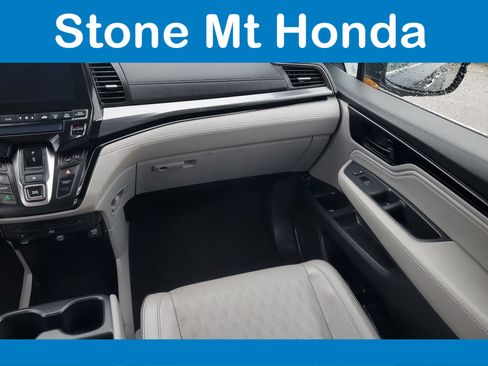 Used 2023 Honda Odyssey Elite image 18