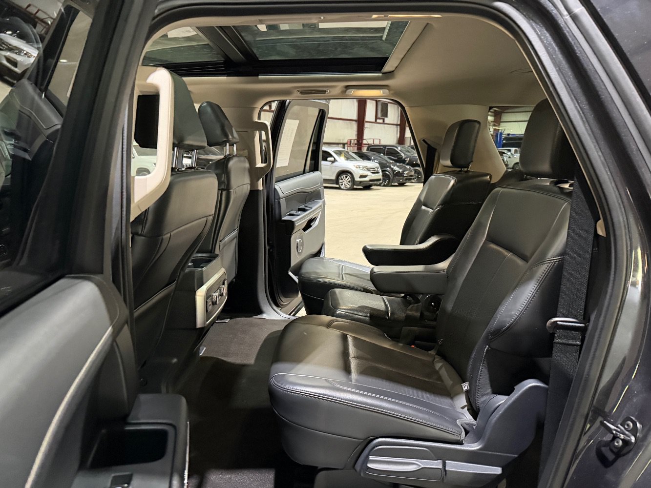 Used 2023 Ford Expedition Max XLT AWD/4WD image 17