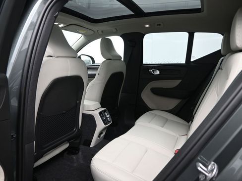 New 2026 Volvo XC40 B5 Ultra w/ Climate Package image 24