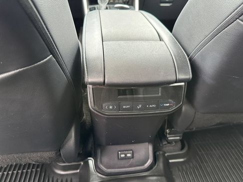 Used 2024 Toyota Highlander XSE AWD/4WD image 18