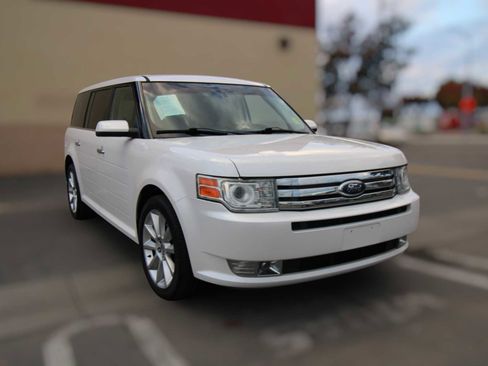 Used 2010 Ford Flex Limited image 1