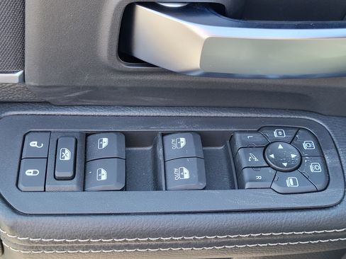 New 2026 RAM 2500 Big Horn AWD/4WD image 8