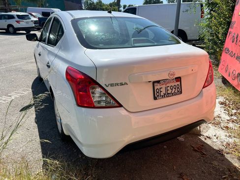 Used 2019 Nissan Versa SV FWD image 8