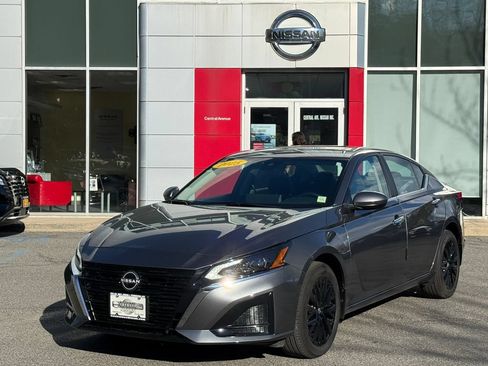 Used 2025 Nissan Altima 2.5 SV w/ SV Special Edition Package AWD/4WD image 1