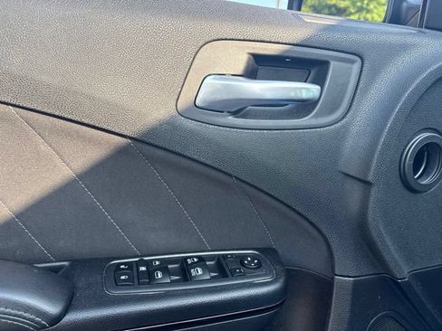Used 2019 Dodge Charger SXT w/ Blacktop Package RWD image 7