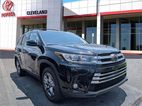 Used 2018 Toyota Highlander Limited Platinum AWD/4WD image 2