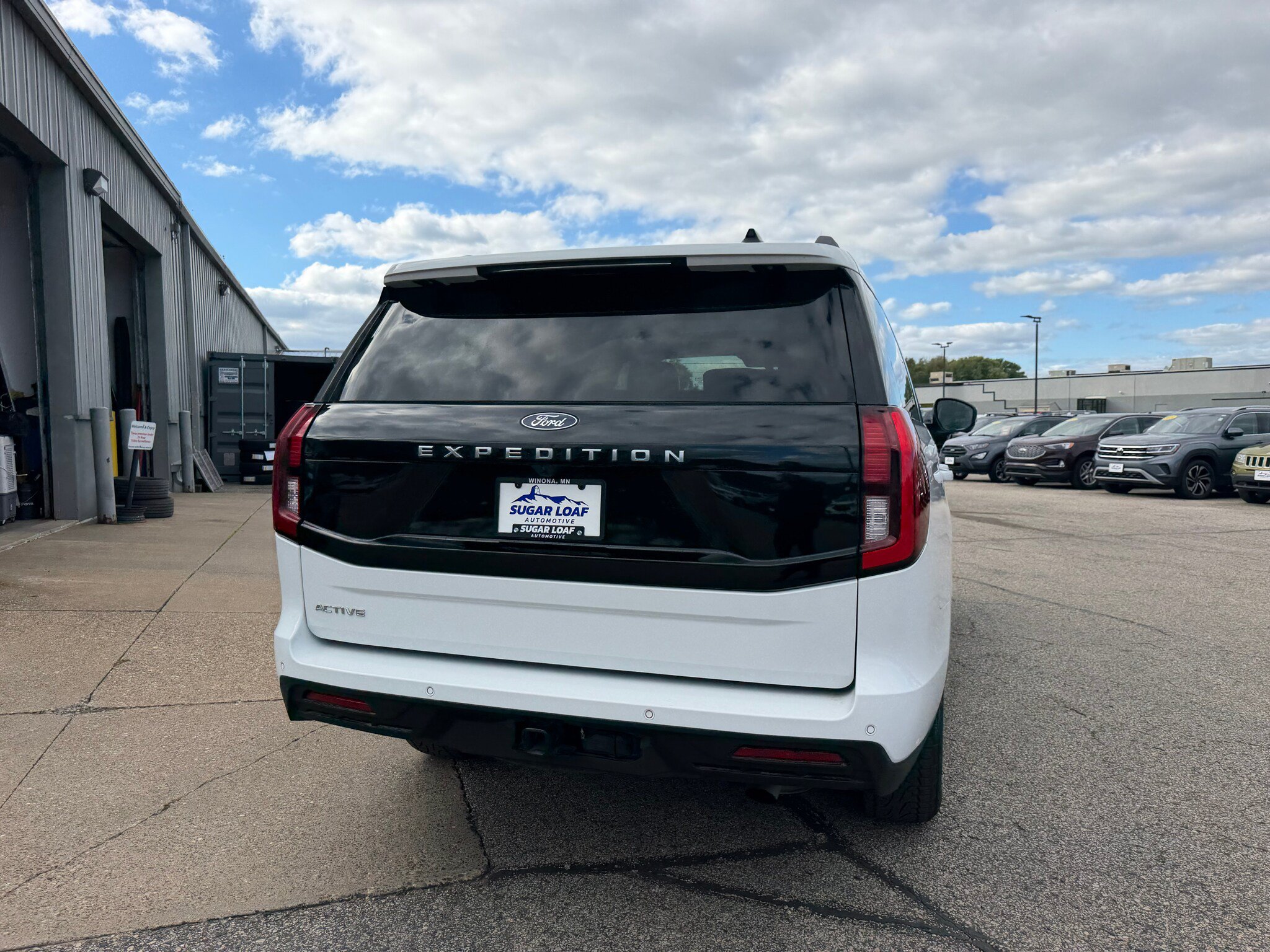 Used 2025 Ford Expedition Active AWD/4WD image 5