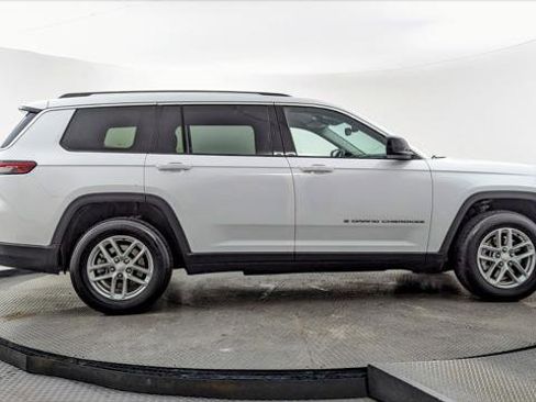 Used 2023 Jeep Grand Cherokee L Laredo w/ Luxury Tech Group I image 9
