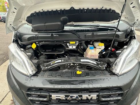 Used 2024 RAM ProMaster 2500 w/ Convenience Group image 16