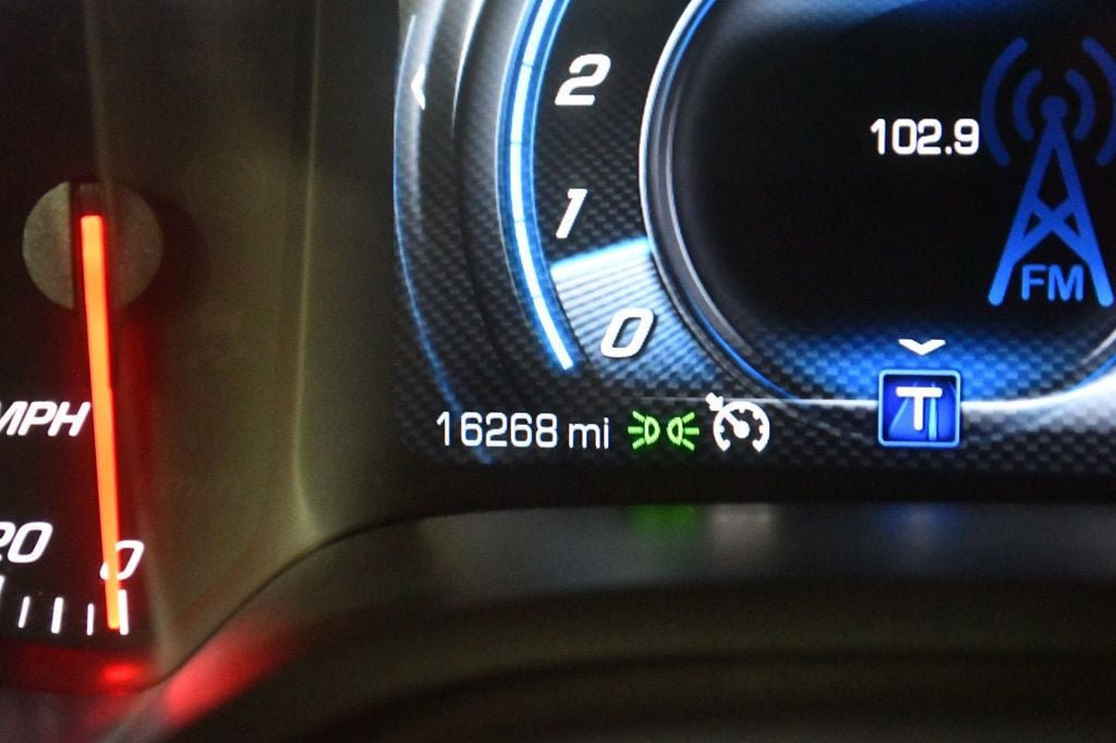 Used 2019 Chevrolet Corvette Stingray Coupe w/ Z51 1LT RWD image 37