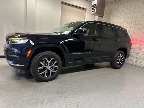 New 2025 Jeep Grand Cherokee L Limited image 13