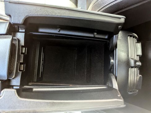 Used 2016 Mercedes-Benz E 400 4MATIC Coupe image 33