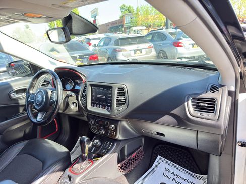 Used 2020 Jeep Compass Trailhawk AWD/4WD image 20