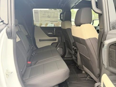 New 2026 GMC Hummer EV 4x4 Crew Cab image 38
