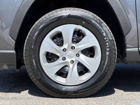 Certified 2023 Toyota RAV4 LE AWD/4WD image 24