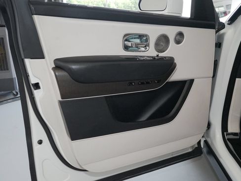 Used 2019 Rolls-Royce Cullinan AWD/4WD image 30