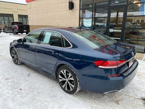 Used 2022 Volkswagen Passat 2.0T SE image 6