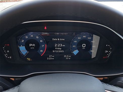 New 2025 Audi Q3 2.0T Premium image 11