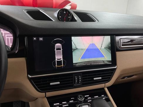 Used 2019 Porsche Cayenne AWD/4WD image 21