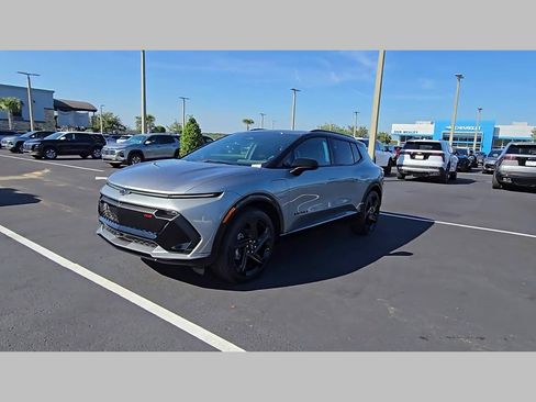 New 2026 Chevrolet Equinox EV RS image 24