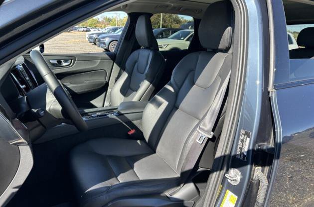 Used 2024 Volvo XC60 B5 Plus w/ Climate Package AWD/4WD image 9