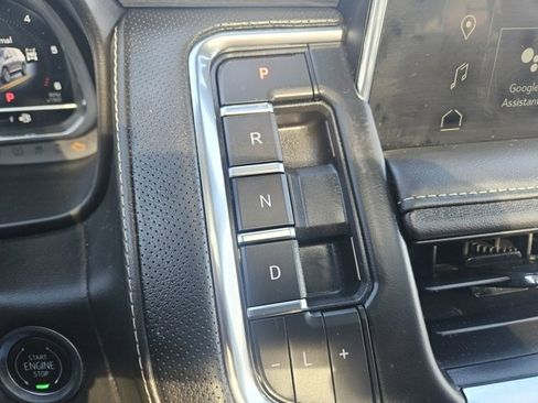 Used 2022 GMC Yukon XL SLT w/ SLT Premium Package image 31