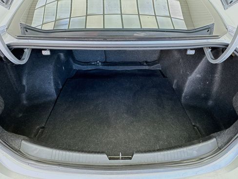 Used 2019 Chevrolet Malibu LT image 15