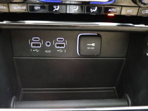 Used 2023 Jeep Grand Cherokee L Limited AWD/4WD image 24