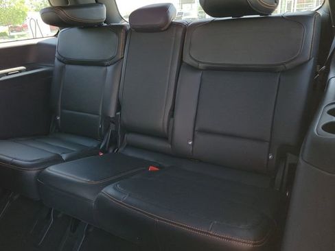 Used 2025 Ford Expedition Tremor AWD/4WD image 9